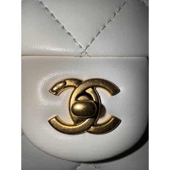 Chanel 22B White Mini Flap Rectangle Open Heart Gold Logo Shoulder Crossbody Bag - Picture 11 of 16